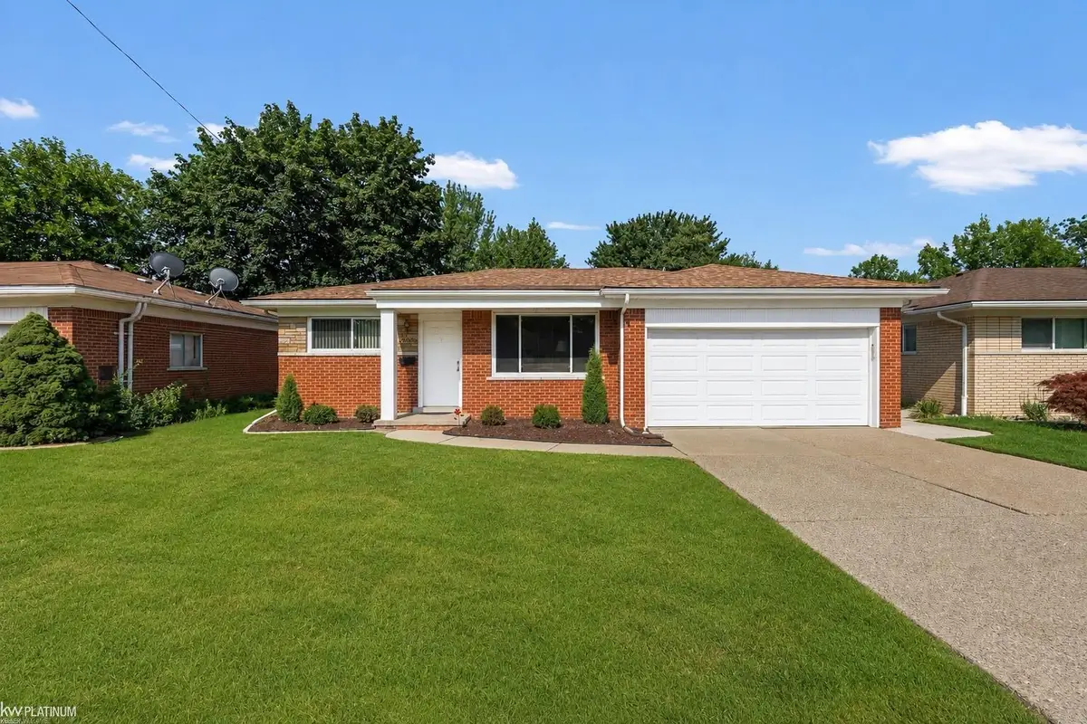29345 Ridgefield AVE, Warren, MI 48088 - #1