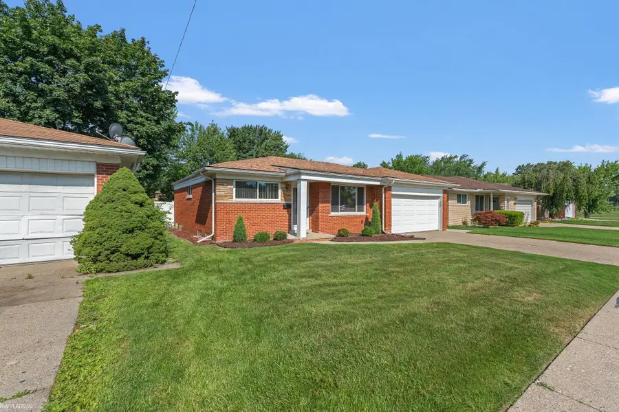 29345 Ridgefield AVE, Warren, MI 48088 - #3