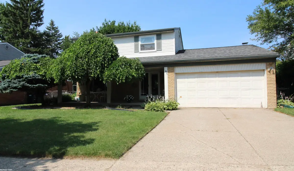 40147 Spitz DR, Sterling Heights, MI 48313 - #1
