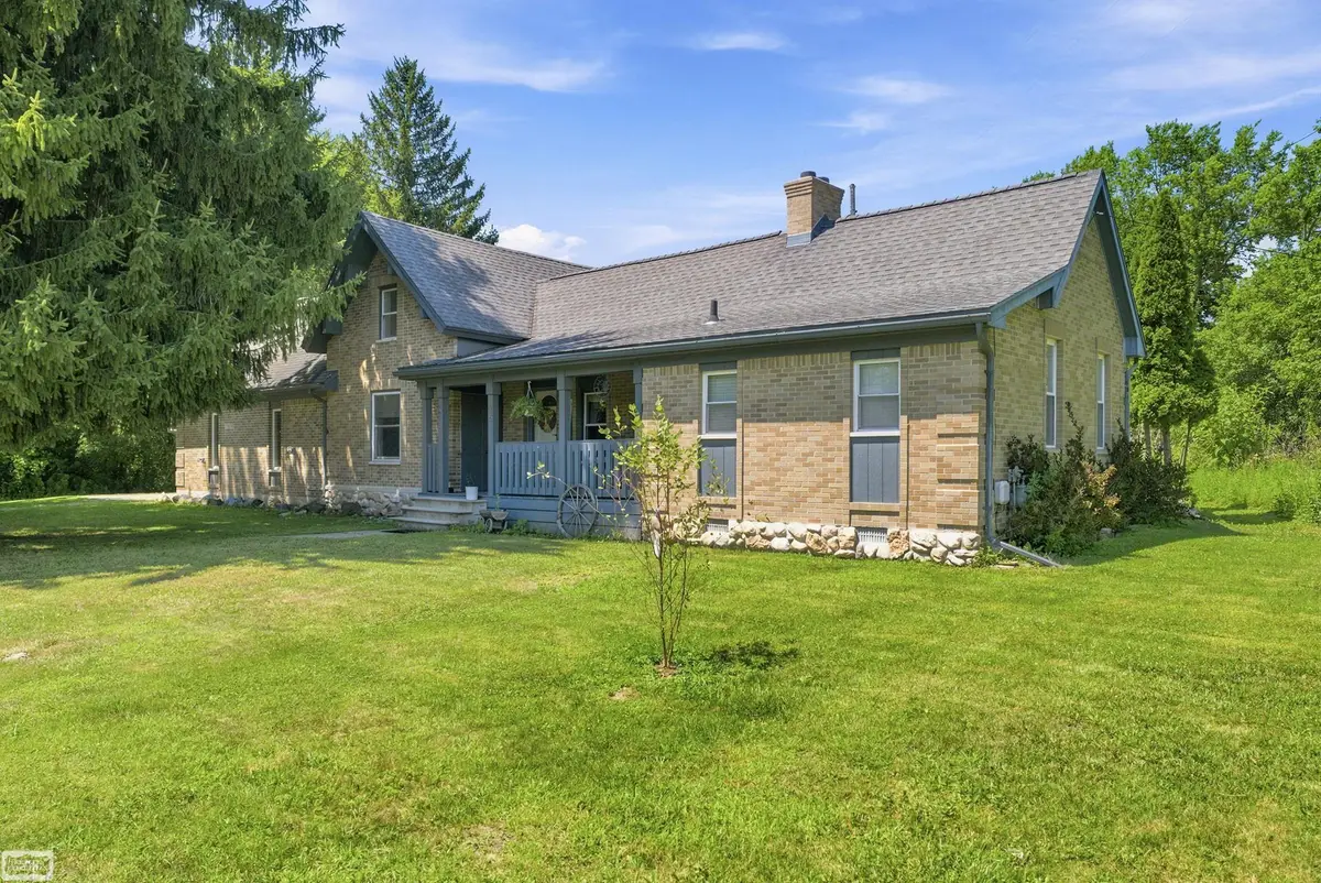 105 3rd, Yale, MI 48097 - #1