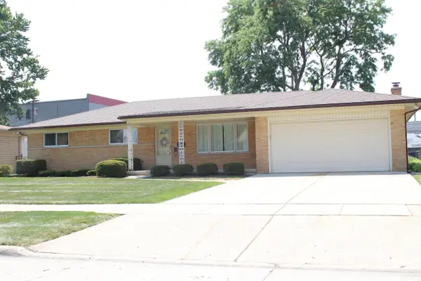 18084 Juliana AVE, Eastpointe, MI 48021