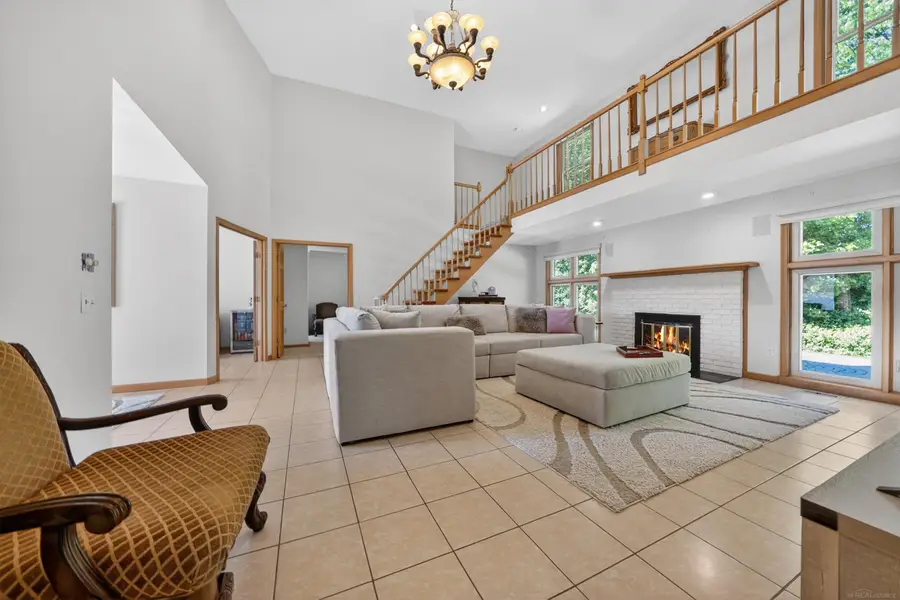 40219 Denbigh DR, Sterling Heights, MI 48310 - #3