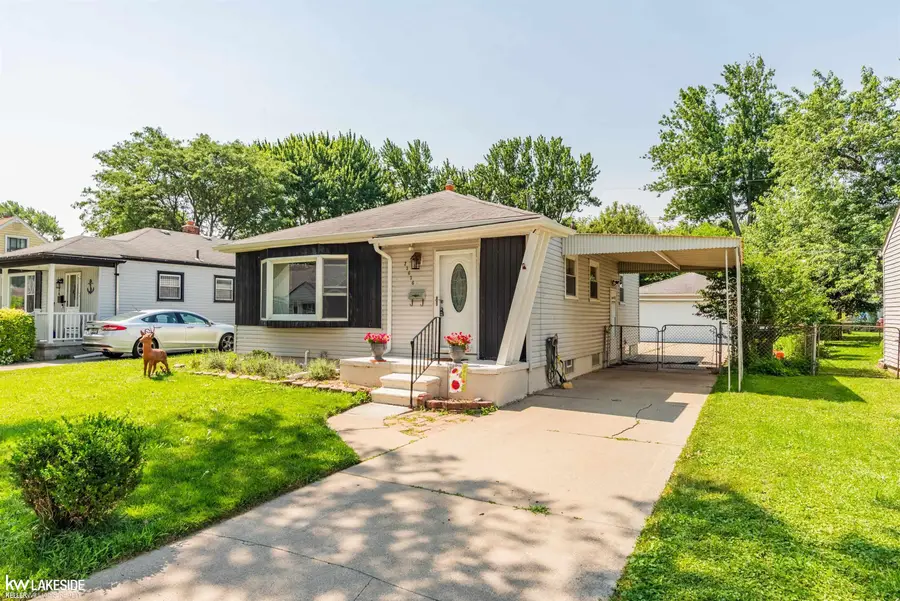 23636 Beverly ST, Saint Clair Shores, MI 48082 - #2