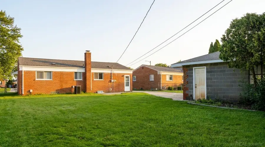 31496 Roan AVE, Warren, MI 48093 - #2