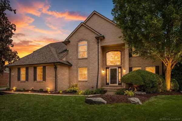 19573 Tanglewood CIR, ClintonTownship, MI 48038