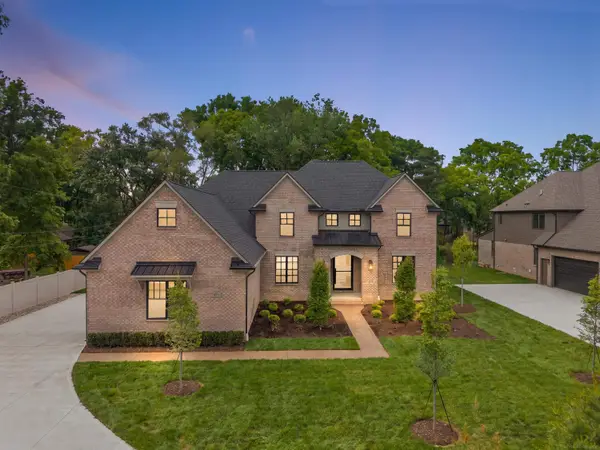 1051 E Avon RD, RochesterHills, MI 48307