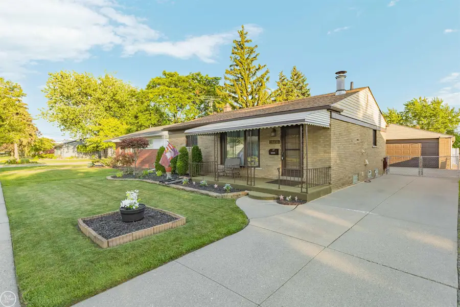 21436 Parkway Street, Saint Clair Shores, MI 48082 - #3