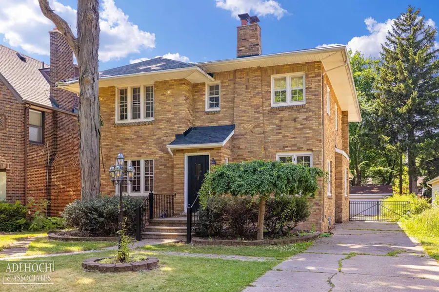 627 Washington RD, Grosse Pointe, MI 48230 - #2
