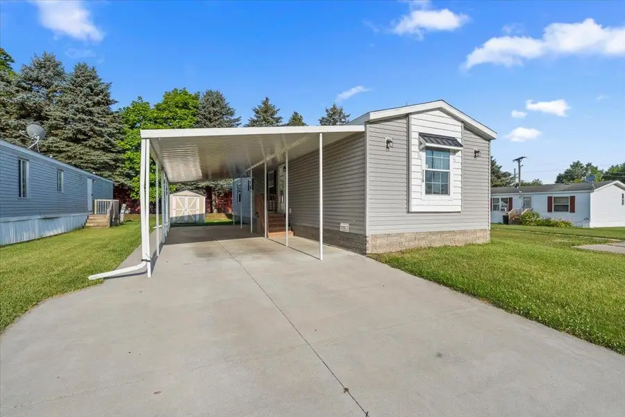 7118 W Mapleview CIR, Brown City, MI 48416 - #2