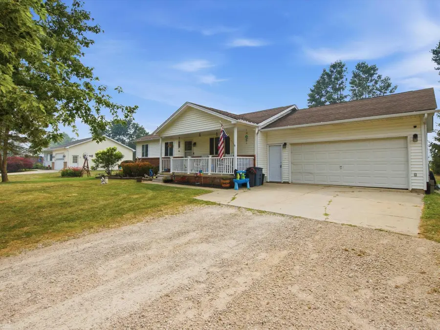 2155 Sperry RD, Berlin, MI 48002 - #2