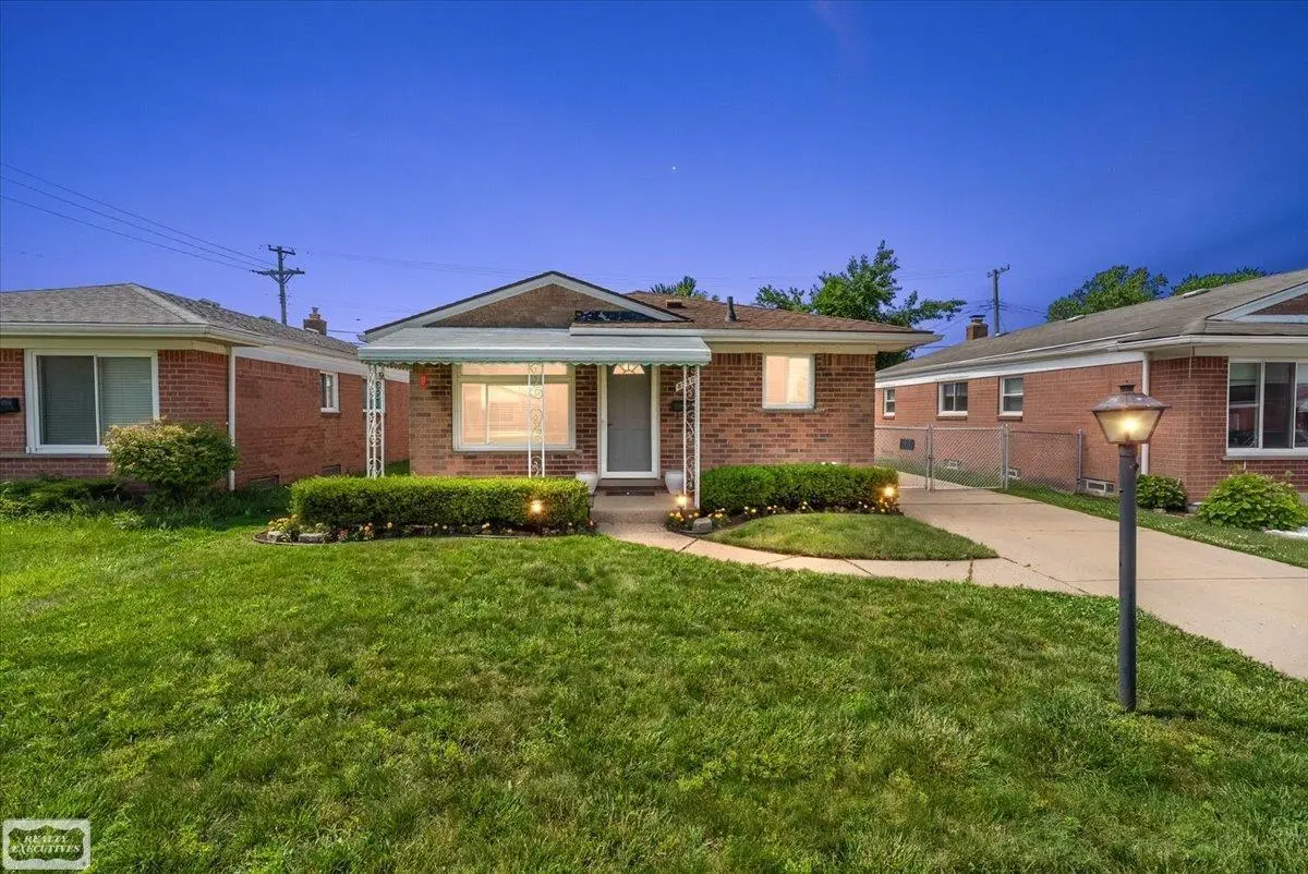 8340 Gerald AVE, Warren, MI 48093 - #1