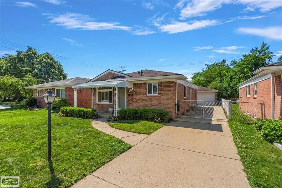 8340 Gerald AVE, Warren, MI 48093 - #3