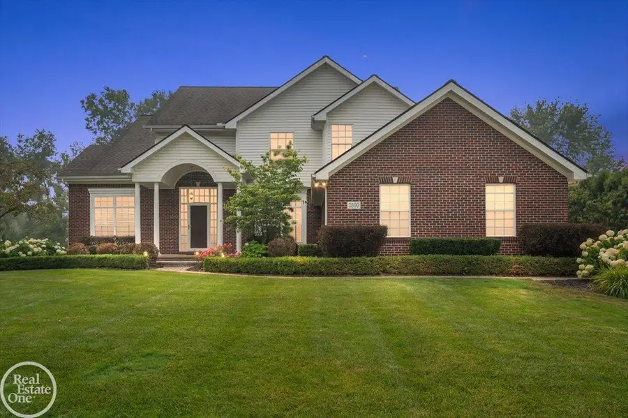 3800 May Center RD, Orion, MI 48360 - #3