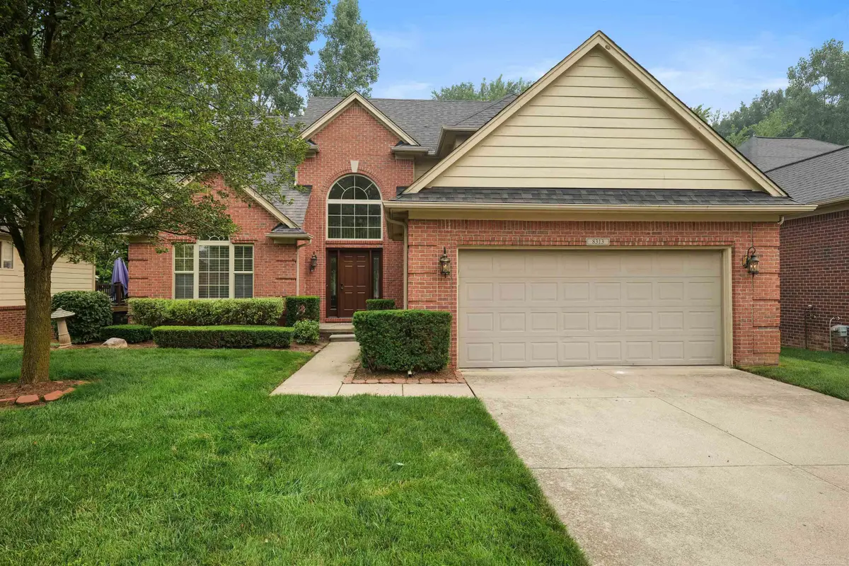 8313 Pine Creek DR, Utica, MI 48316 - #1