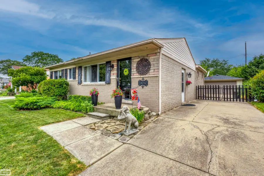 18030 Edgefield RD, Clinton Township, MI 48035 - #3