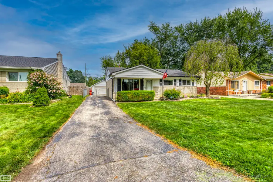 39508 Willmarth ST, Harrison Township, MI 48045 - #2