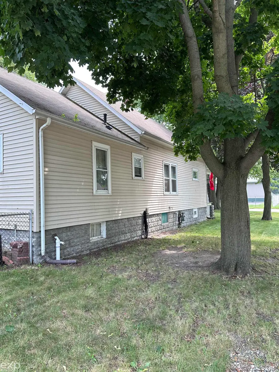 2417 Division ST, Port Huron, MI 48060 - #3