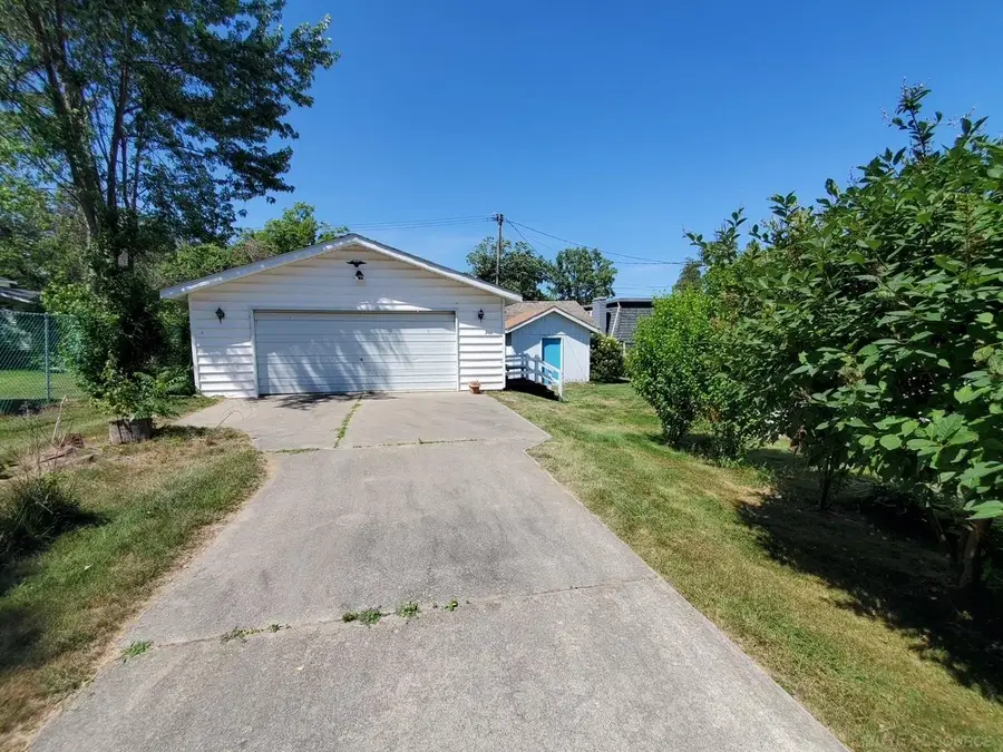7391 Juniper RD, Lexington, MI 48450 - #3