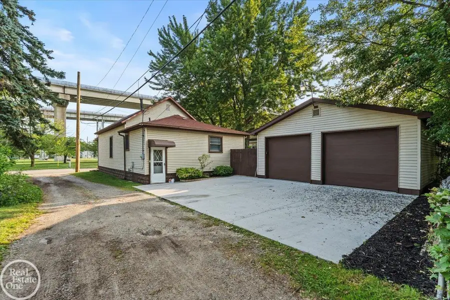 910 State ST, Port Huron, MI 48060 - #3