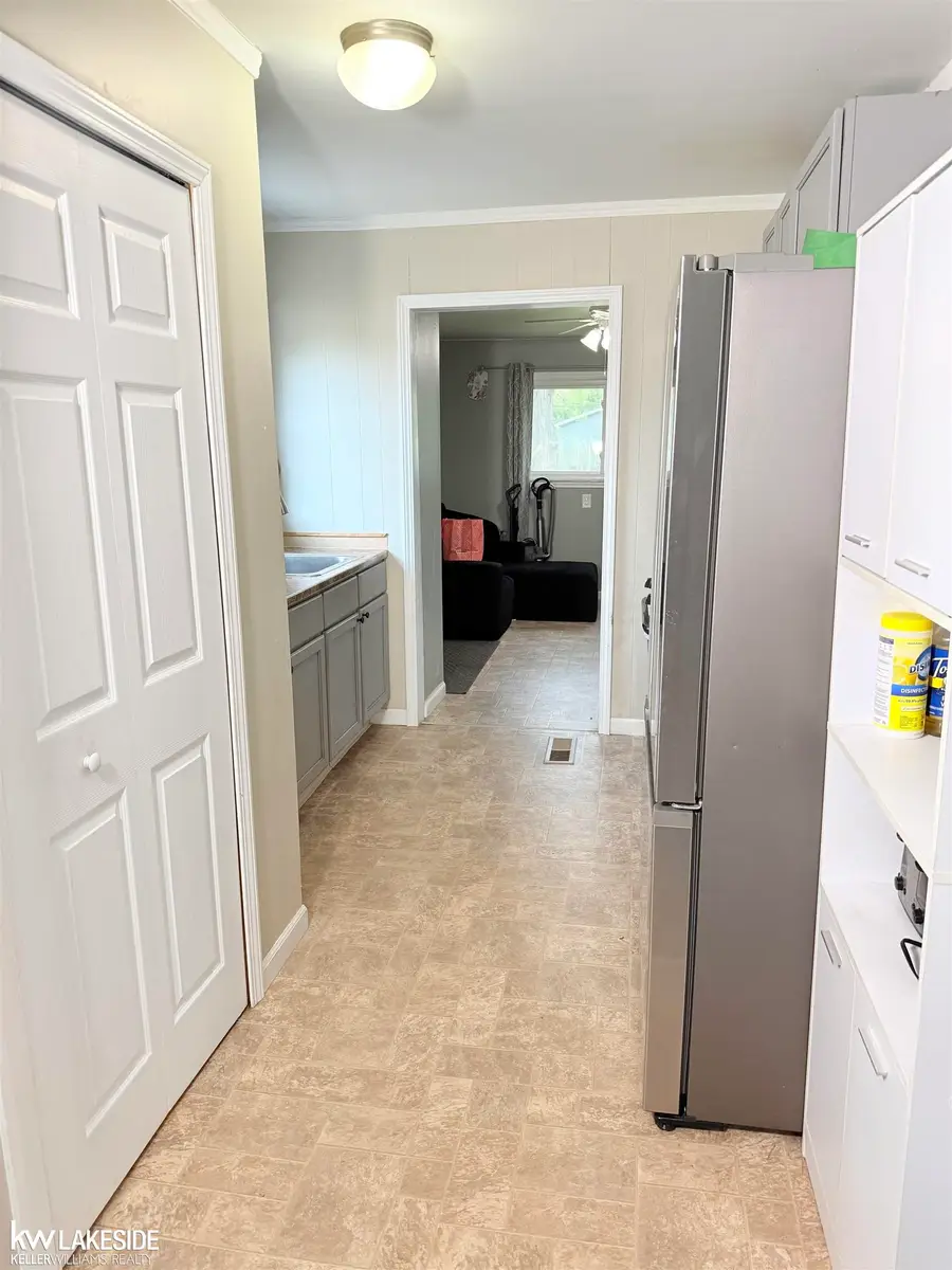 20047 Kensington ST, Taylor, MI 48180 - #3
