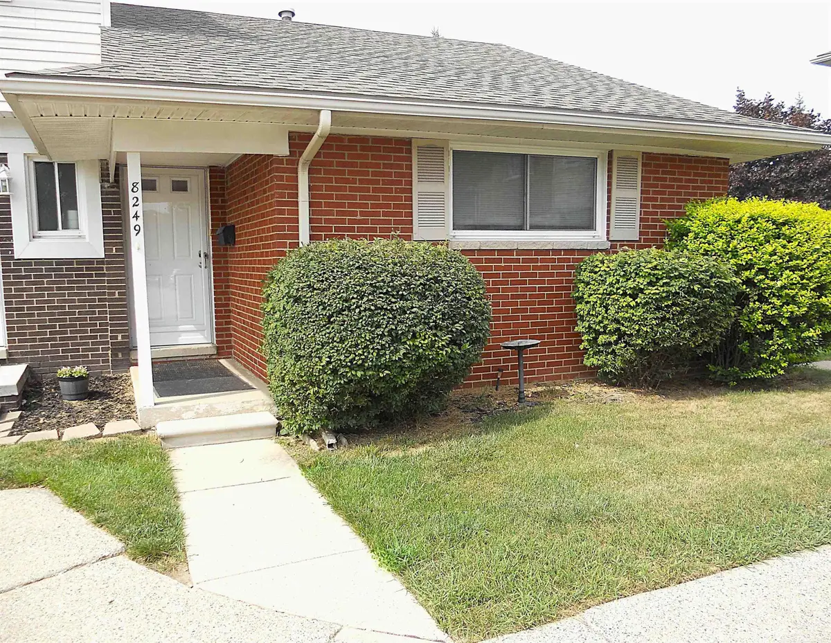 8249 Dartmouth AVE, Warren, MI 48093 - #1