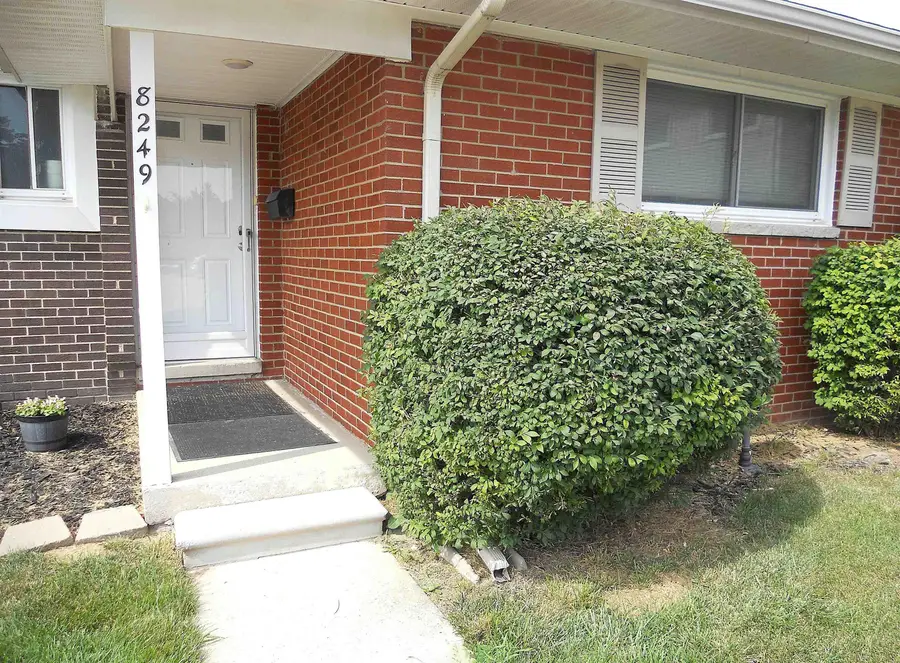 8249 Dartmouth AVE, Warren, MI 48093 - #2
