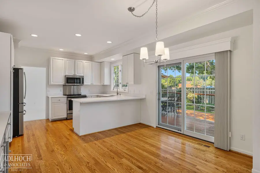 21473 Goethe ST, Grosse Pointe Woods, MI 48236 - #3