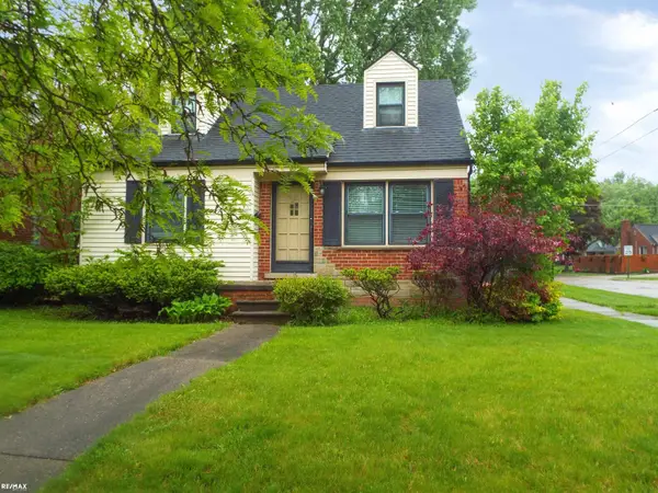 21102 Lancaster ST, HarperWoods, MI 48225