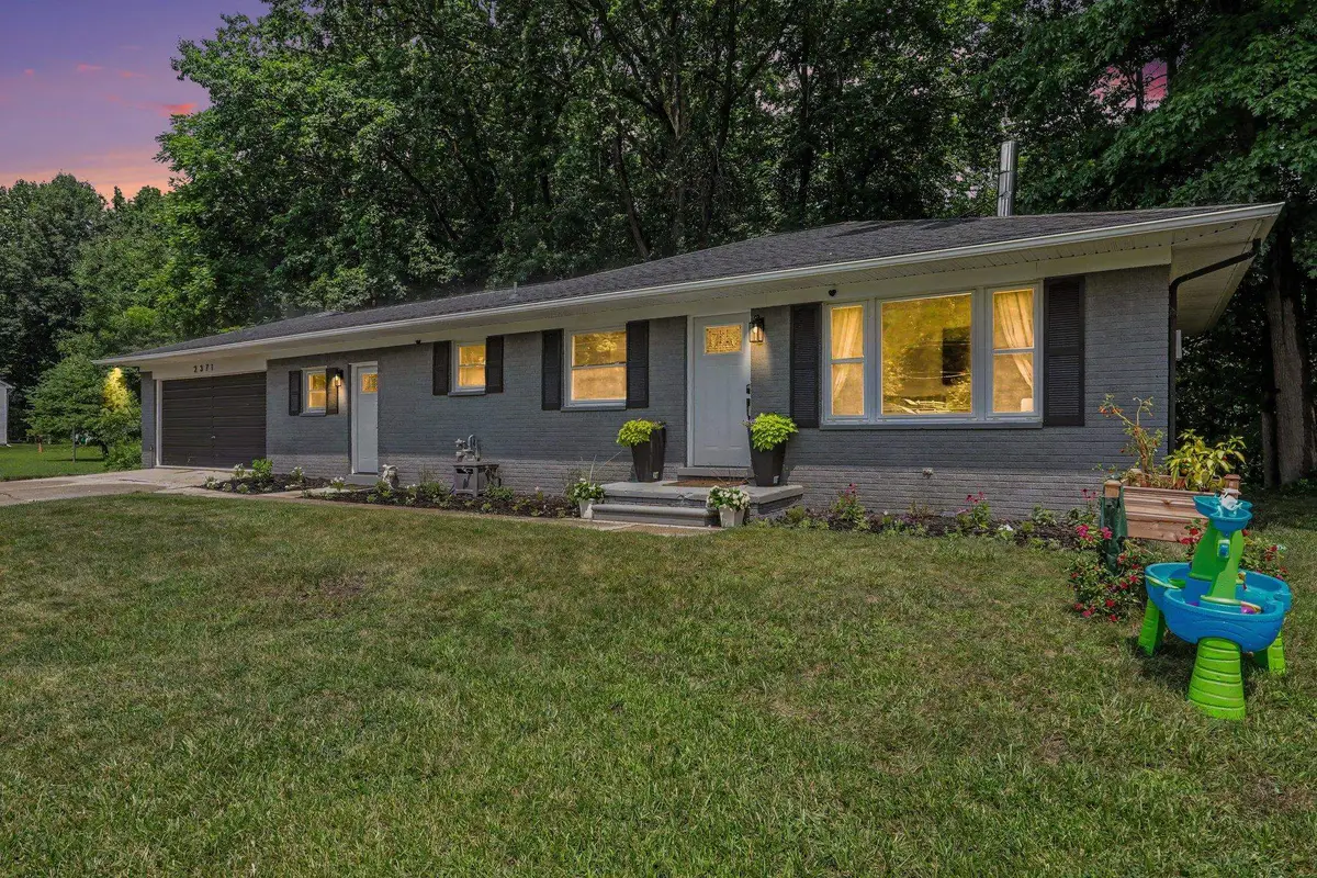 2371 Arlington RD, Columbus, MI 48063 - #1