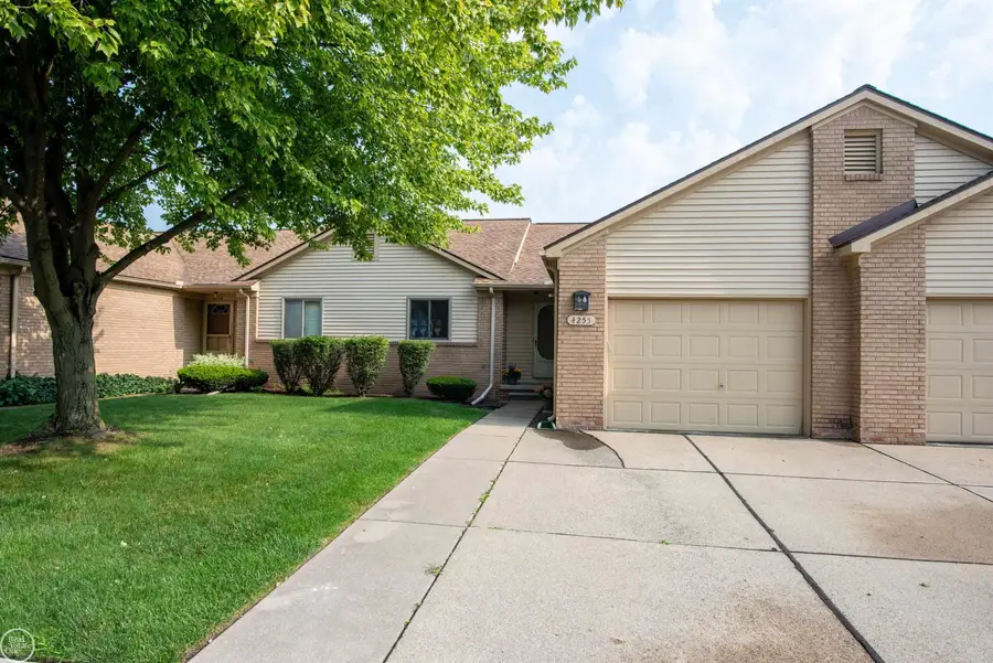 4255 John Paul CT, Warren, MI 48091 - #2