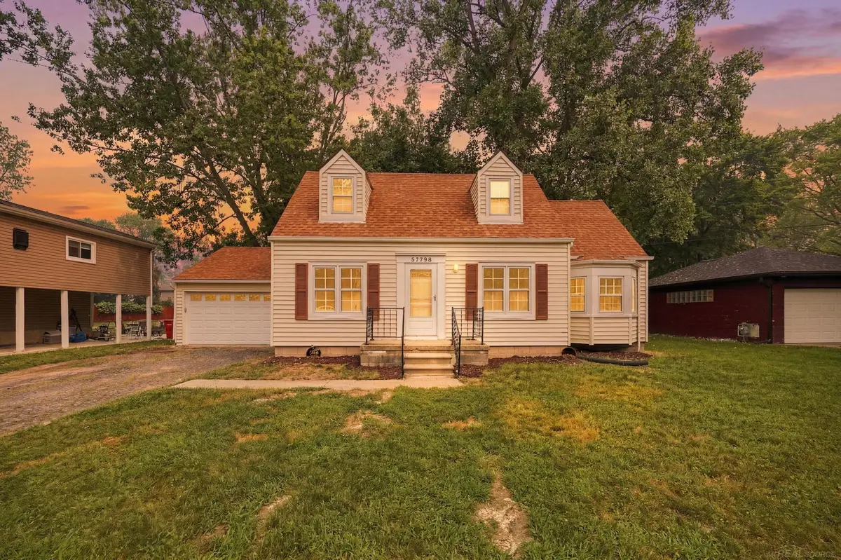 21726 8 1/2 Mile RD, Southfield, MI 48075 - #1