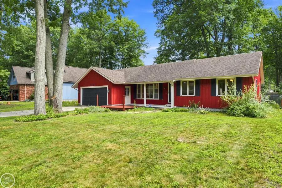 4247 Old Forge DR, Fort Gratiot, MI 48059 - #3