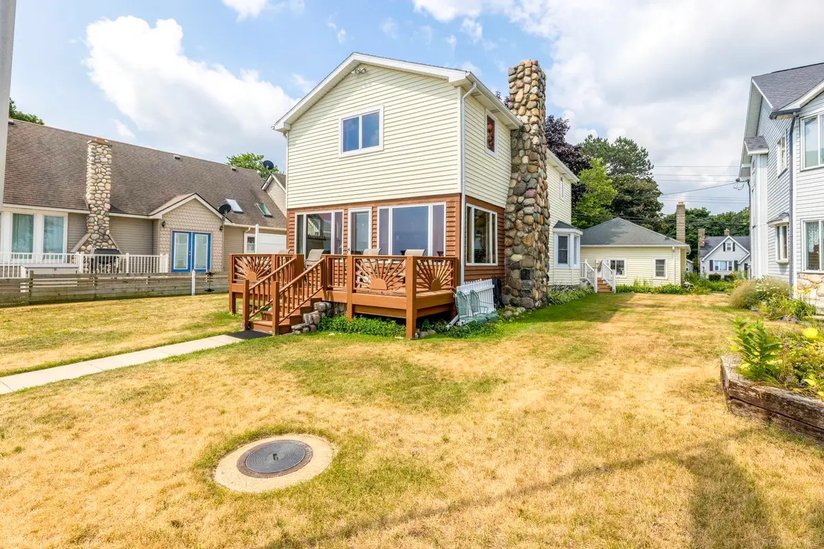 7769 Lakeview DR, Lexington, MI 48450 - #1