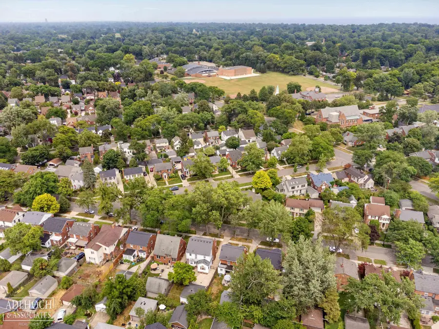 423 Moran RD, Grosse Pointe Farms, MI 48236 - #2