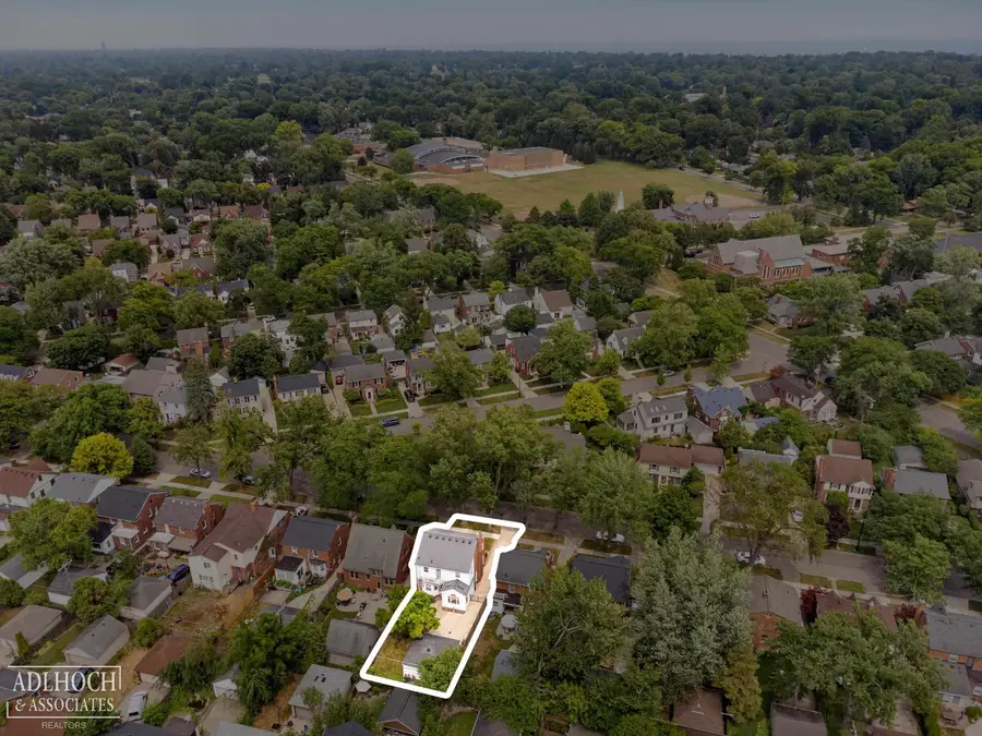 423 Moran RD, Grosse Pointe Farms, MI 48236 - #3