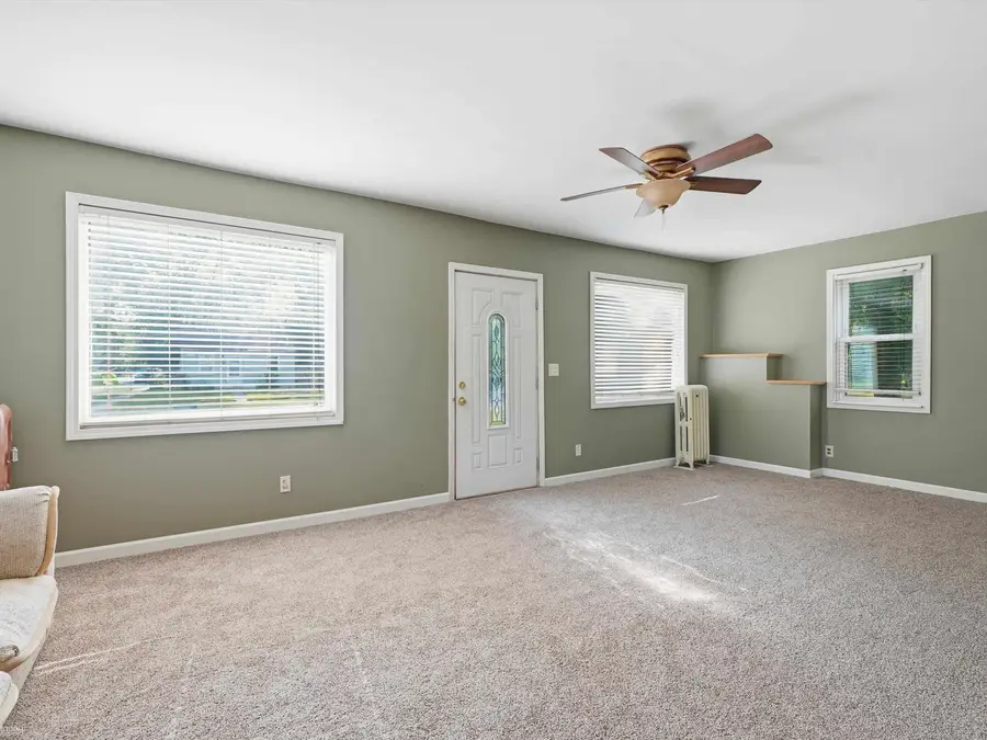 18513 Wakenden ST, Redford, MI 48240 - #3