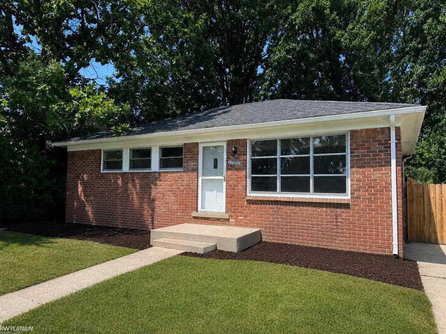 17225 Bell AVE, Eastpointe, MI 48021 - #2