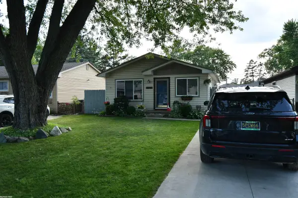 39675 Camp St DR, HarrisonTownship, MI 48045