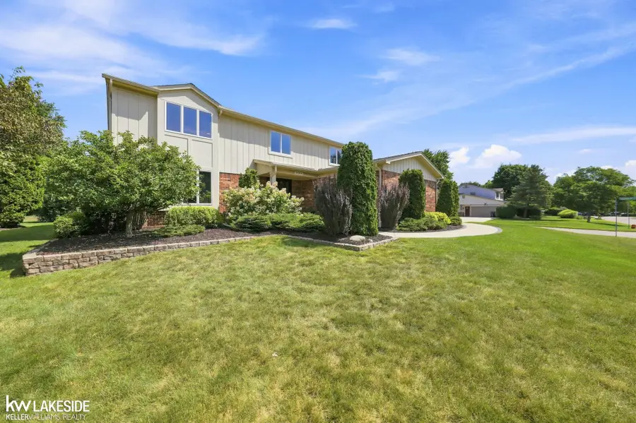 3392 Innsbrook DR, Rochester Hills, MI 48309 - #3