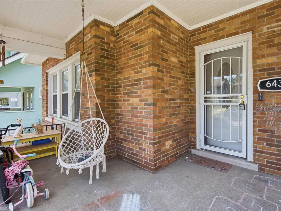 643 Chalmers ST, Detroit, MI 48215 - #2