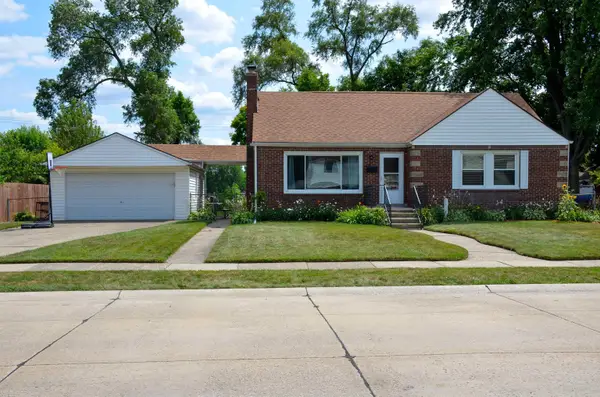 8474 Harding ST, CenterLine, MI 48015