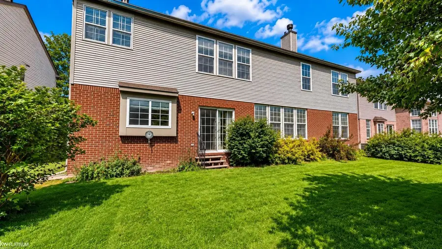 49554 Dunhill DR, Macomb, MI 48044 - #3