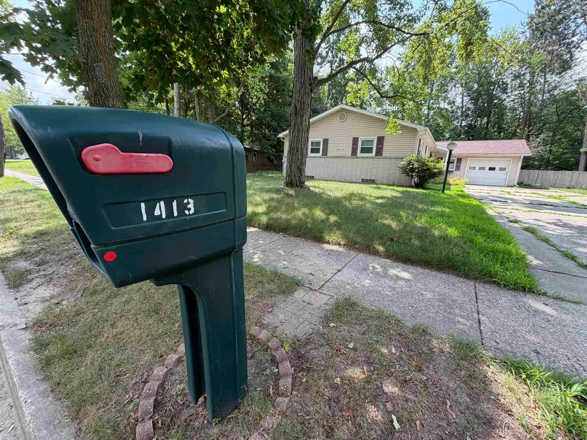 1413 Dilloway DR, Midland, MI 48640 - #1