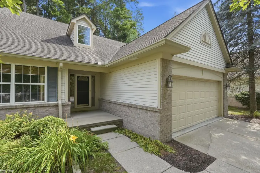 183 Four Seasons RD, Orion, MI 48360 - #3