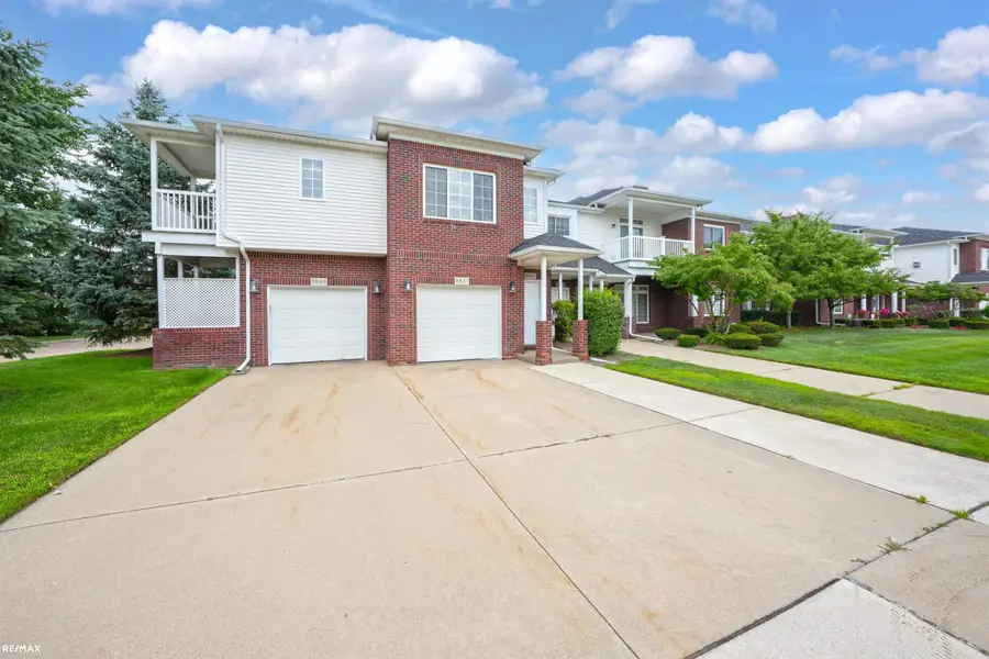 5537 Acorn LN, Sterling Heights, MI 48314 - #2