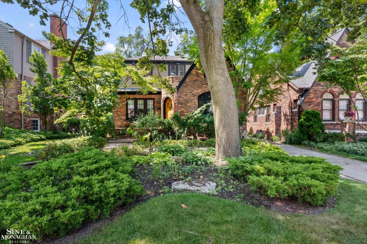 245 Ridgemont RD, Grosse Pointe Farms, MI 48236 - #1