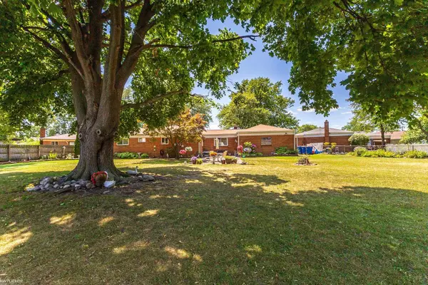 25862 Gunston AVE, Warren, MI 48089