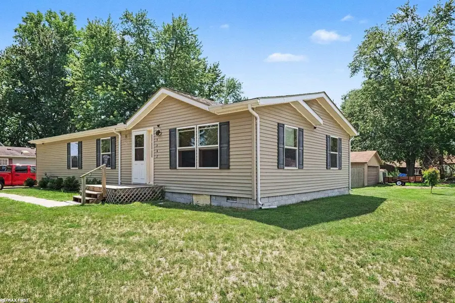 9642 Meadowbrook ST, Algonac, MI 48001 - #3