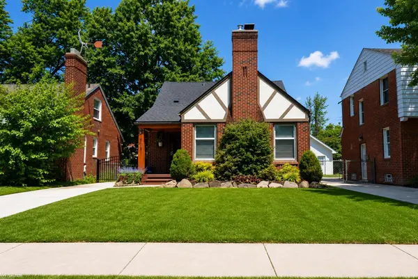 2118 Lennon ST, GrossePointeWoods, MI 48236