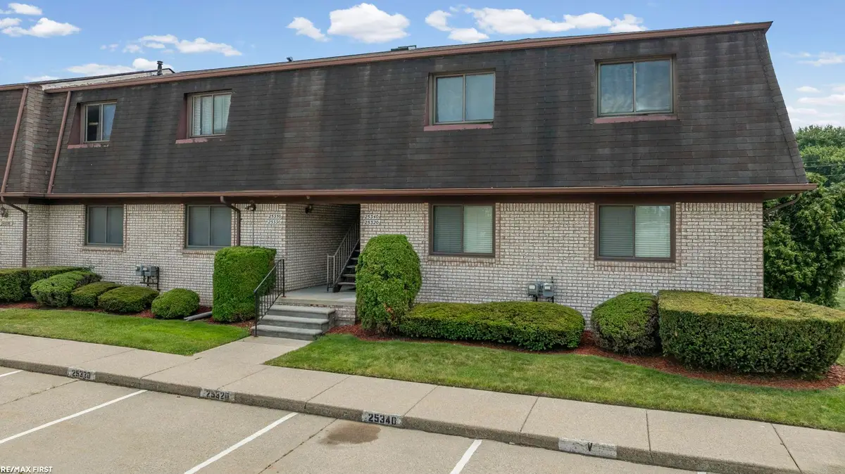 25340 QUARTER DECK ST, Harrison, MI 48045 - #1